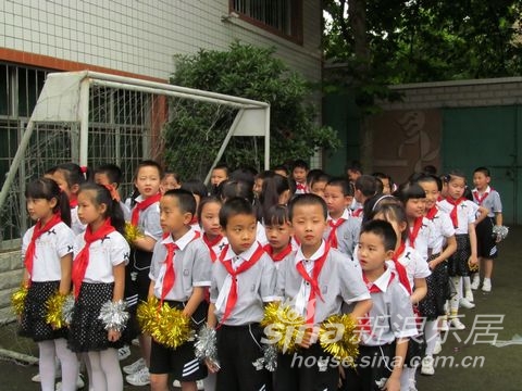 贵阳第二实验小学宅学杯英文歌唱比赛成功举