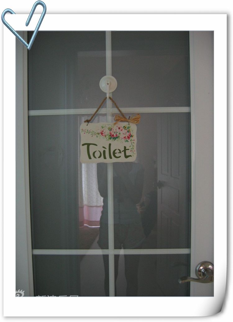 洗手间门上可爱的牌子图片