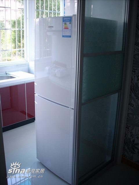 冰箱洗衣机放进厨房变挤了图片