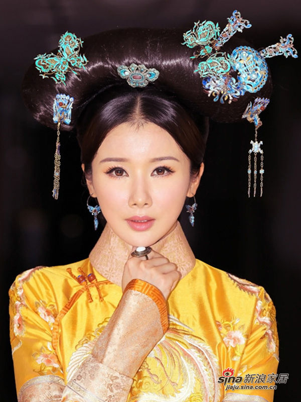 孙菲菲在戏中饰演贞儿皇后,作为后宫中唯一一